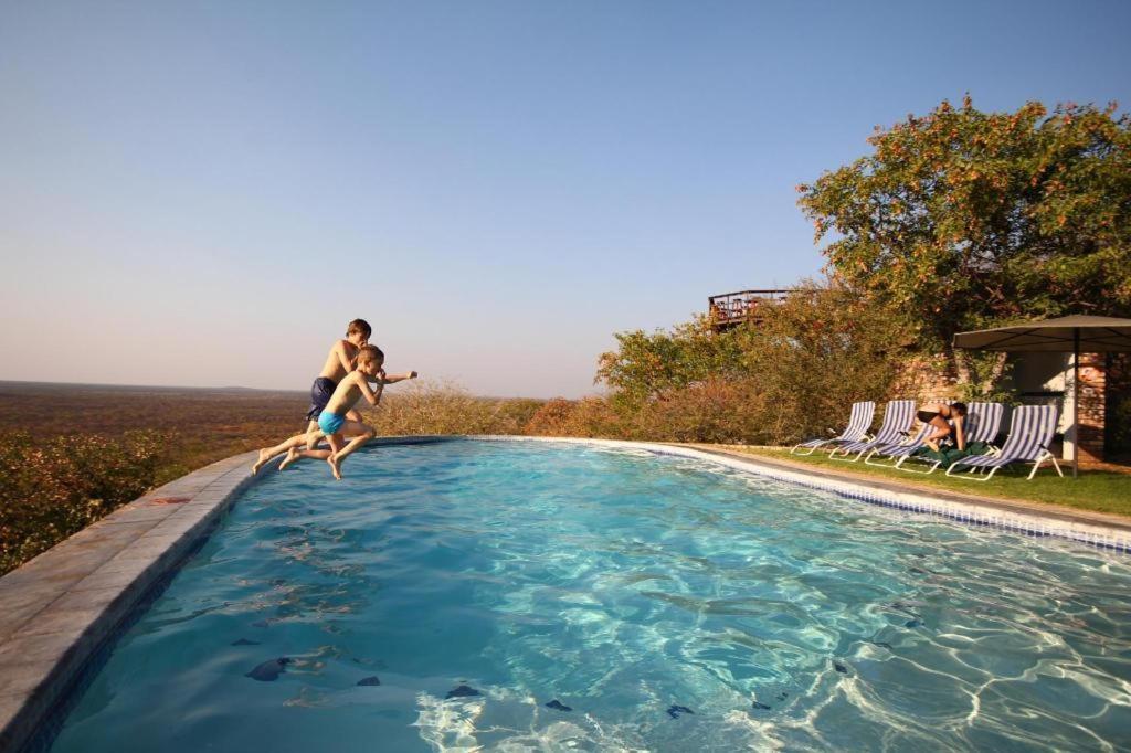 Etosha Safari Lodge, Etosha National Park, Namibia เอาท์โจ ภายนอก รูปภาพ